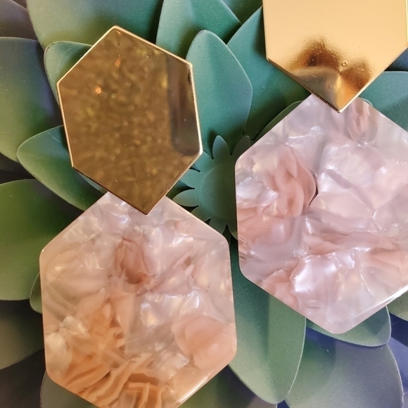 NEW Large Pink & Gold Resin Earrings - Picture 2 of 4